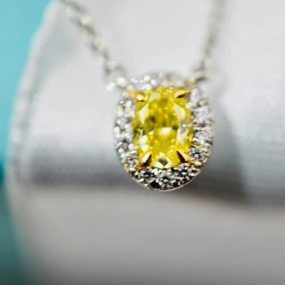 Sold ♥️Authentic Tiffany soleste fancy yellow Diamond.♥️ - Picture 9 of 14